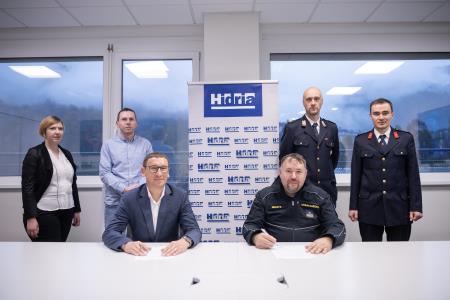 Podpis donatorske pogodbe z občinskim štabom civilne zaščite_Foto Robert Zabukovec